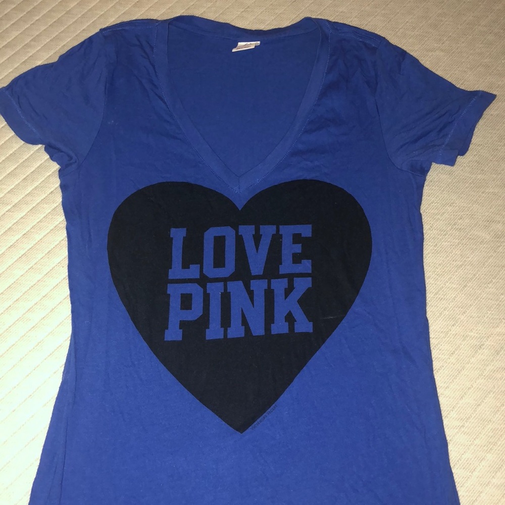 Victoria’s Secret Pink t shirt